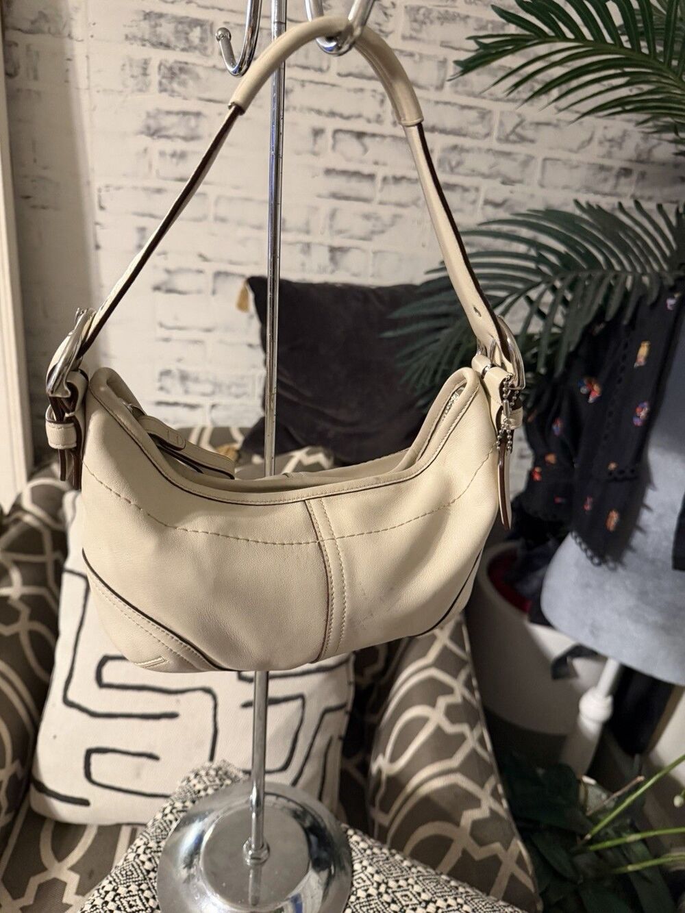 Vintage COACH Hobo Y2K Ivory Shoulder Bag Silver Tone Hardware w Tag. 9541